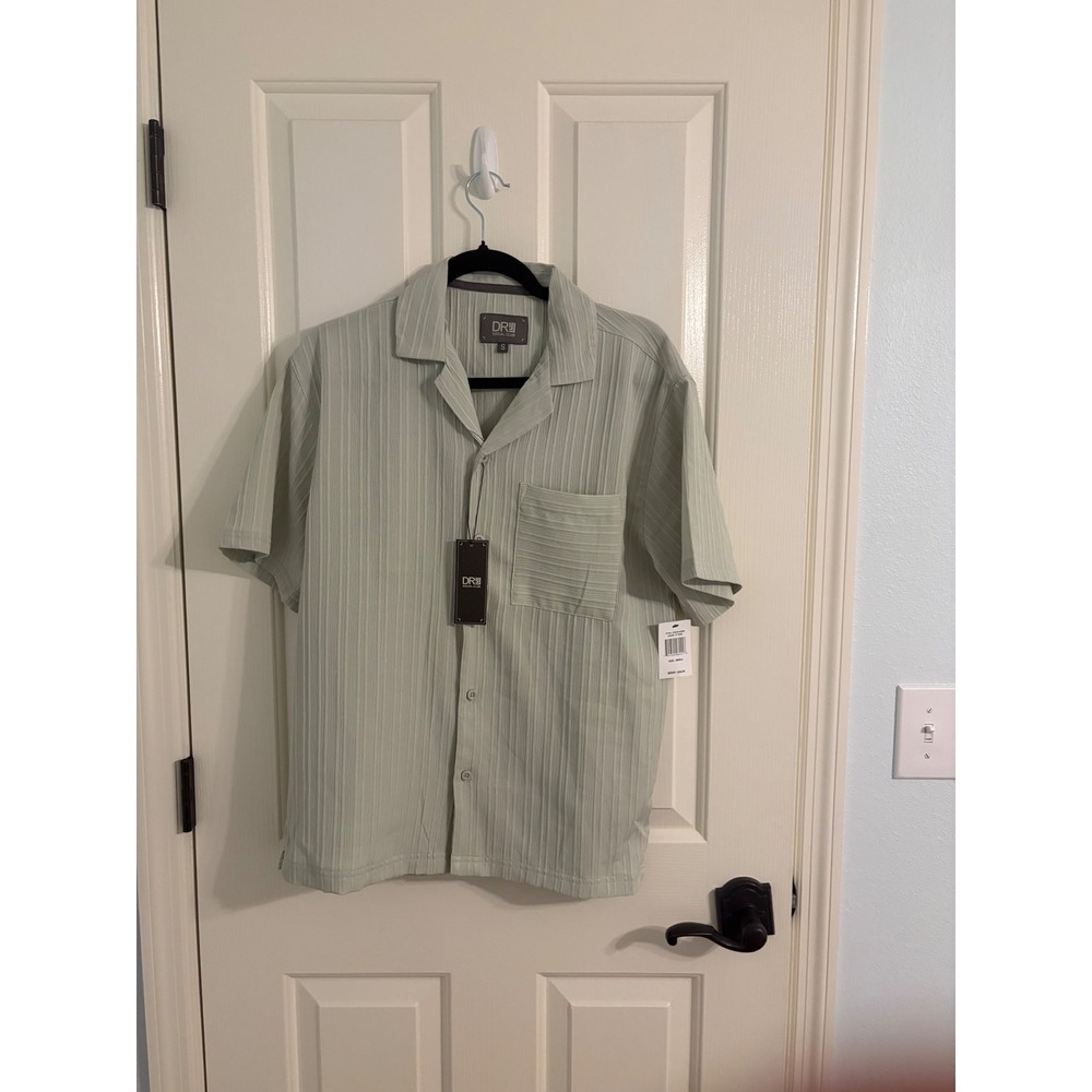 NWT DR Social Club Men's Light Sage Vertical Stripe Short Sleeve Shirt - Small